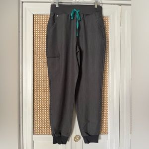 Brand new figs brand holder scrub pants in gray, size medium.
